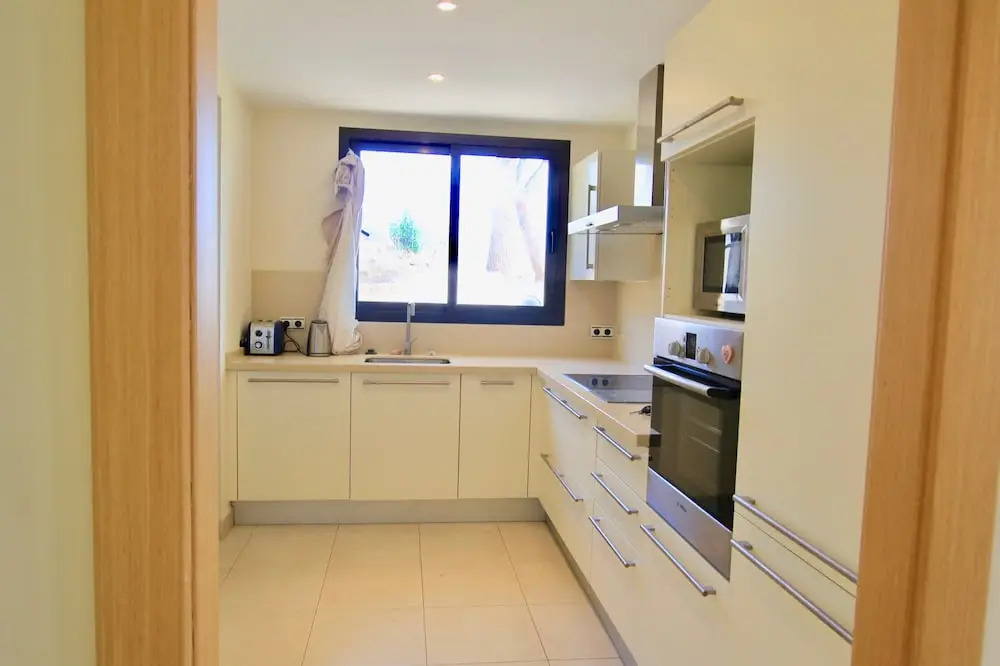 Samara 3 - Modern 2BR in Samara Resort Marbella, Indoor and Outdoor Pools, SPA
