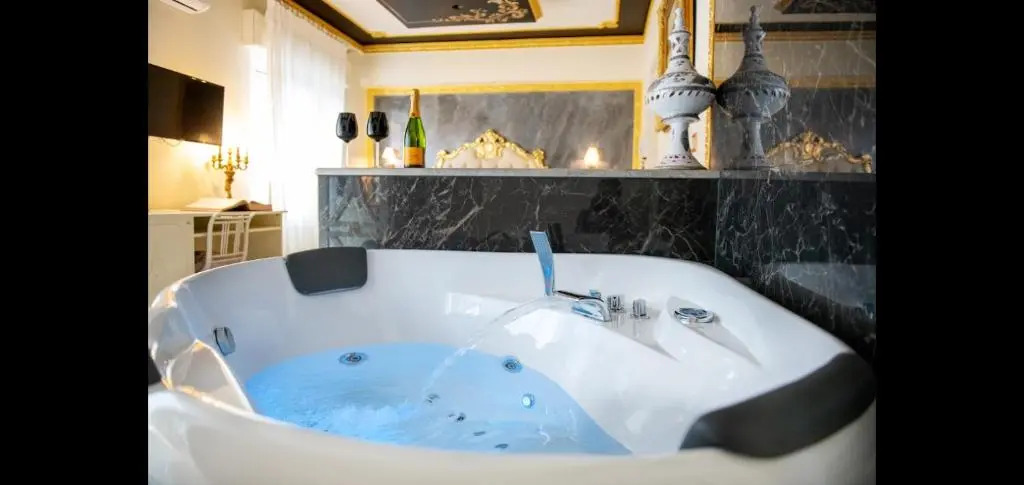 Mare Nostrum luxury suite