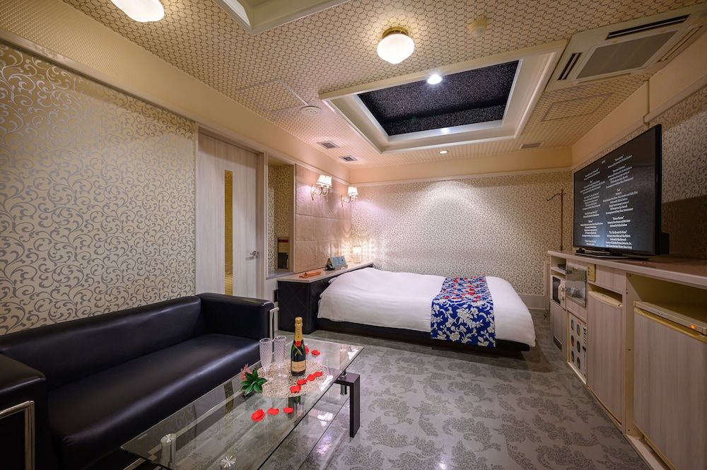 HOTEL MOBILIA