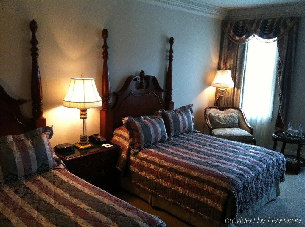 Market Pavilion Hotel