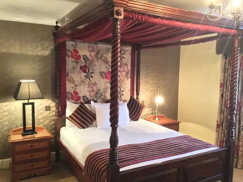 The Royal Chace Hotel