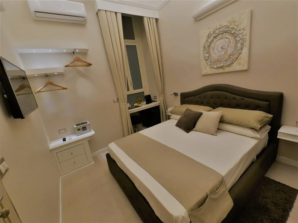 Royal Rooms Luxury Suite