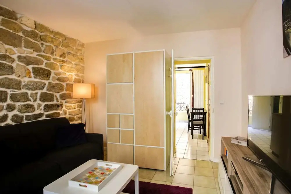 Tranquil Abode With Private Terrace in the 15th Arrondissement