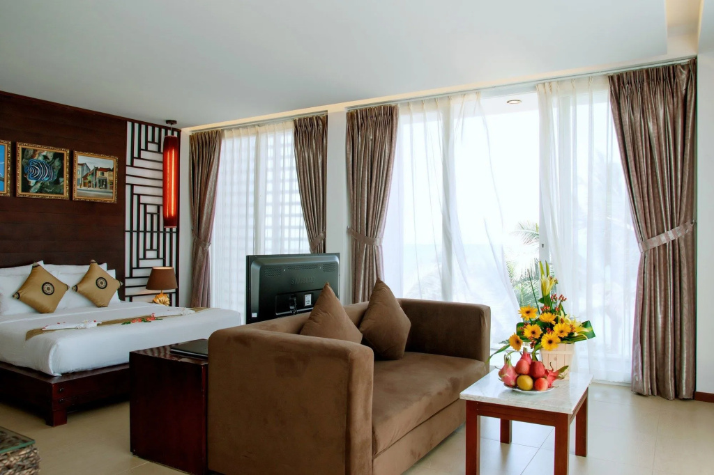 Villa Del Sol Beach Resort & Spa