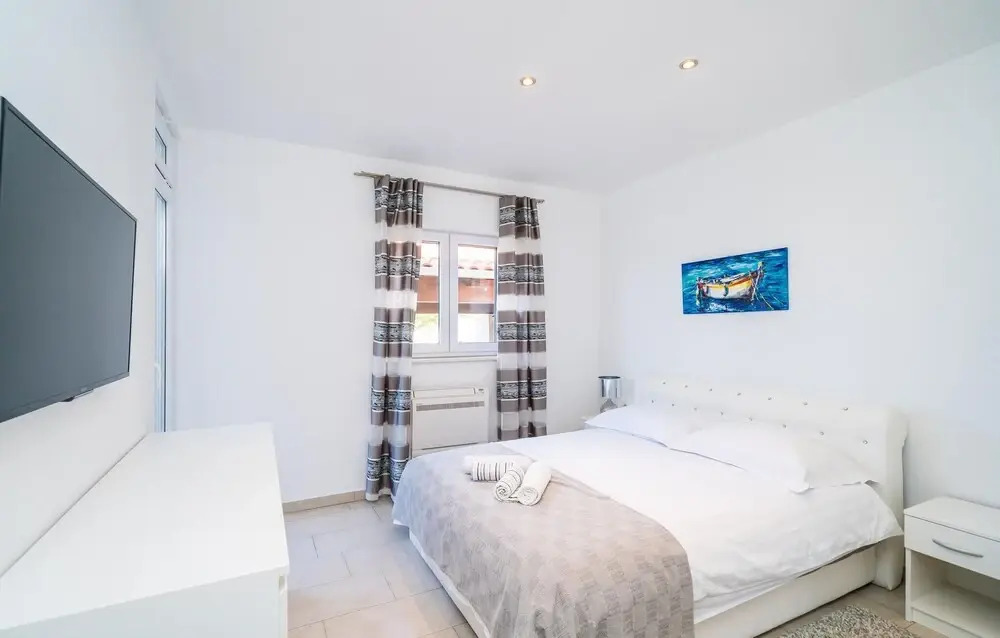 Stunning Apartment in Cilipi With 3 Bedrooms, Wifi and Outdoor Swimming Pool