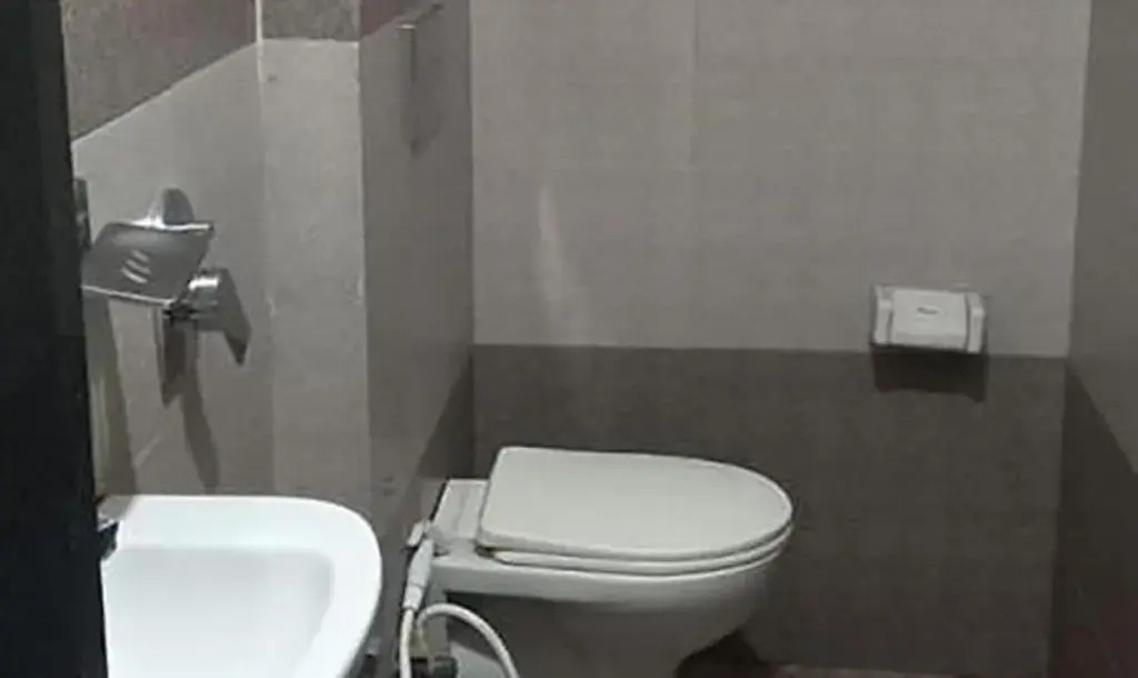 FabHotel AK Grand