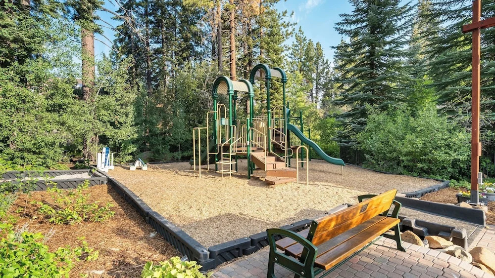 Hawk's Eye by Avantstay Cozy Condo w/ Views & Access to Northstar Resort Community