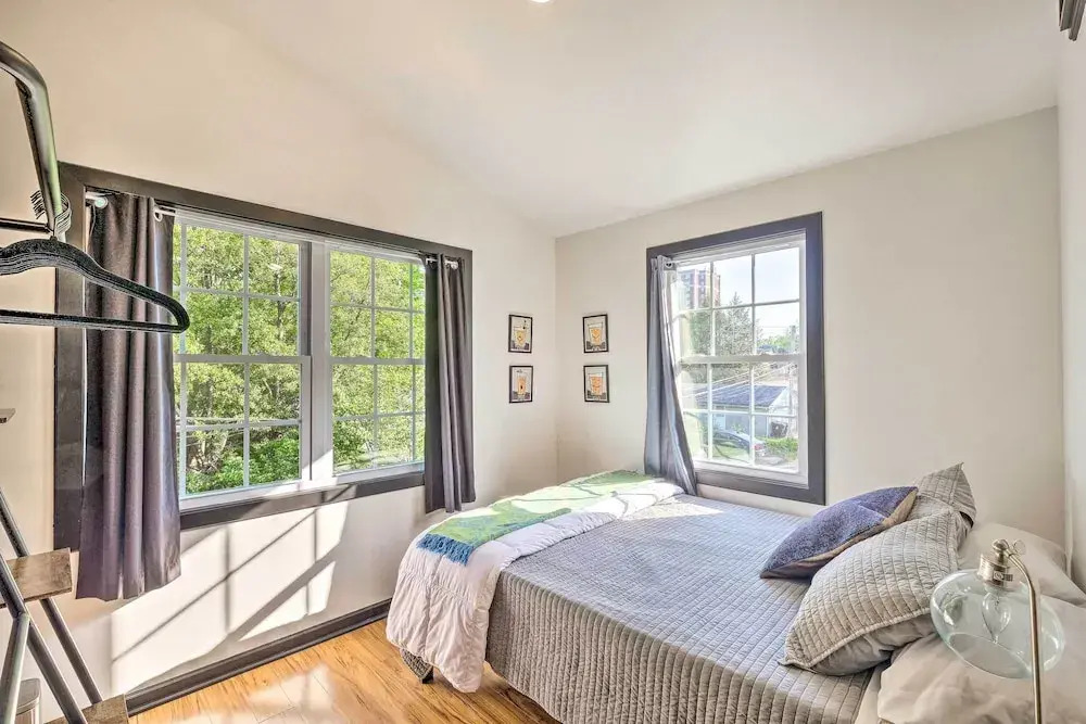 Modern Louisville Apartment w/ Furnished Deck
