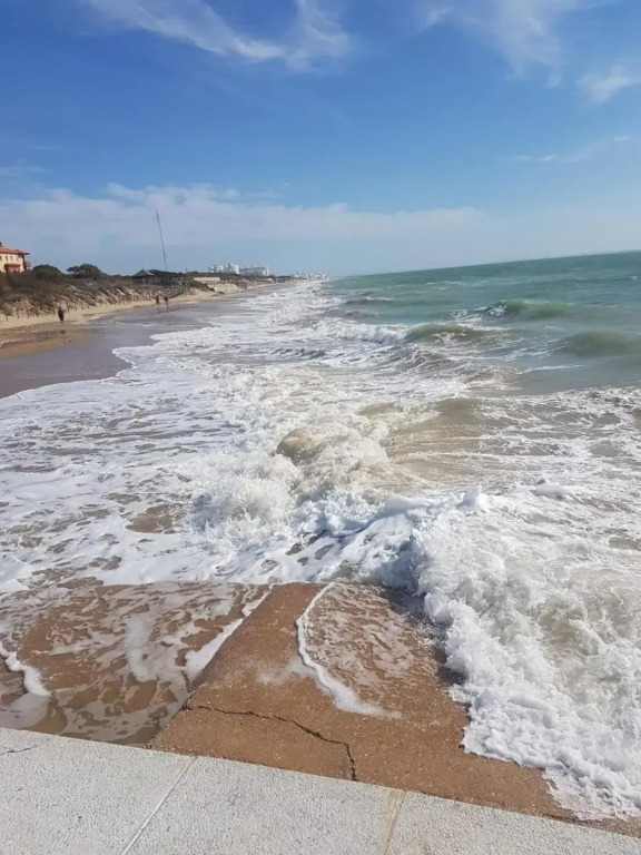La Costilla centro y playa