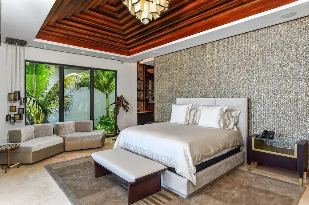 Oceans 8 Villa 6BR