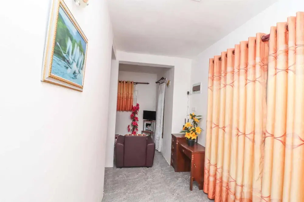 Yoho Oneeli Villa