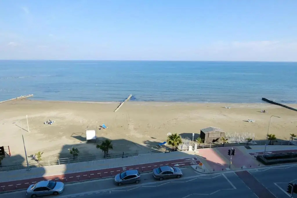 LIV Mackenzie Beach Suites Larnaca