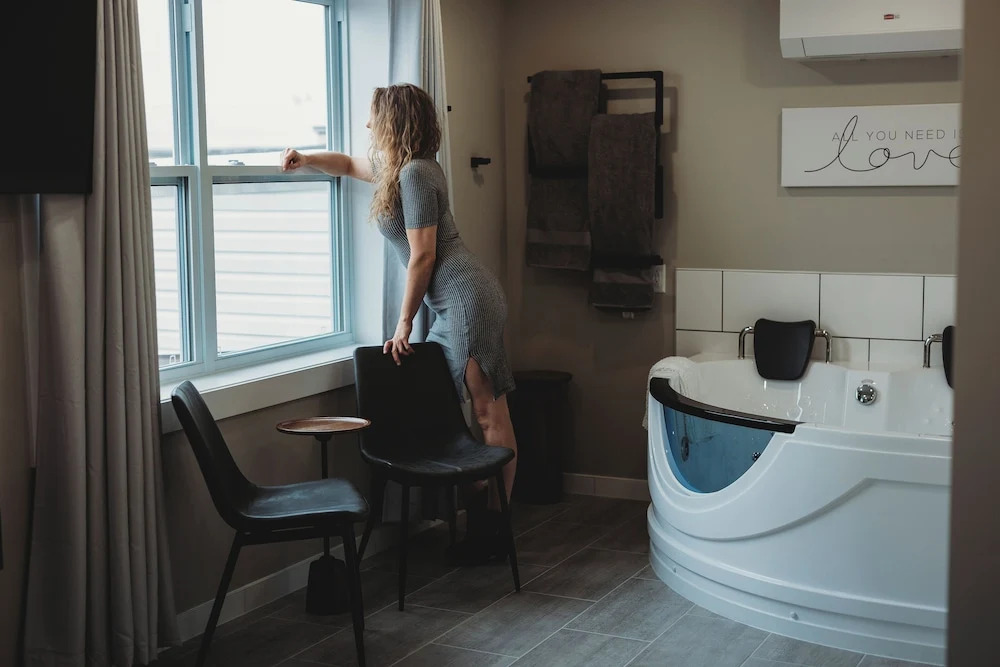 Riverside Suites
