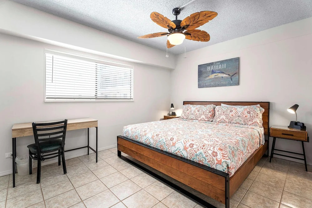 Kona Plaza#203