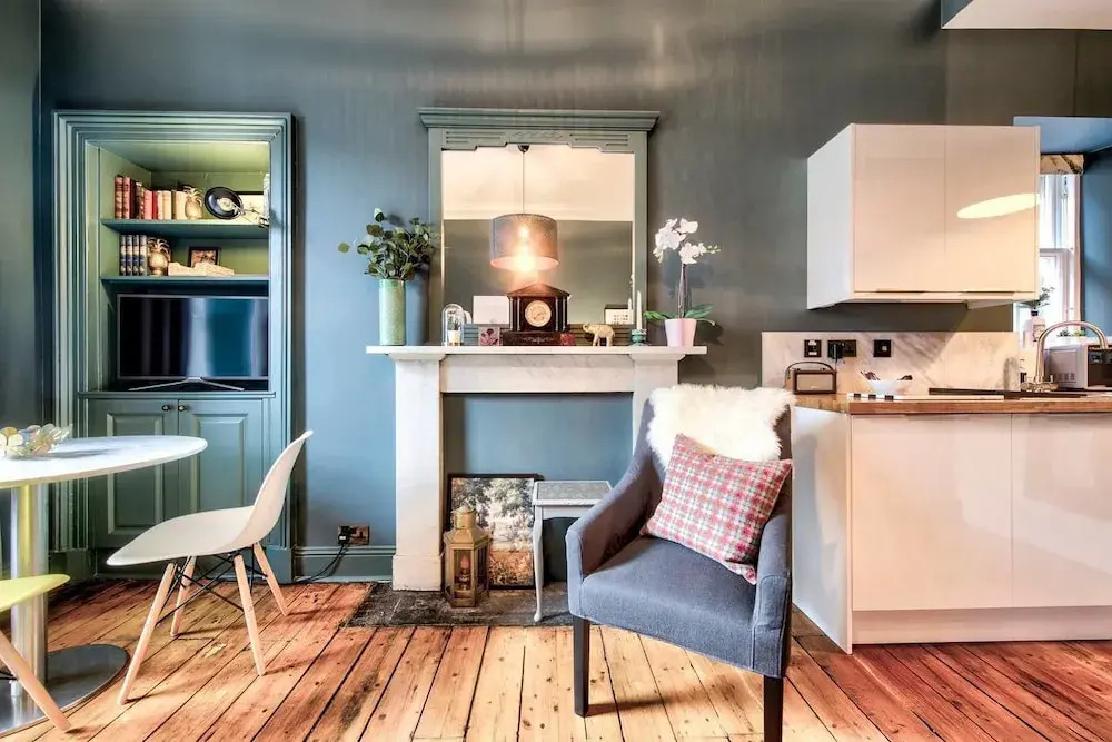 Stylishly Presented City Centre Apartment