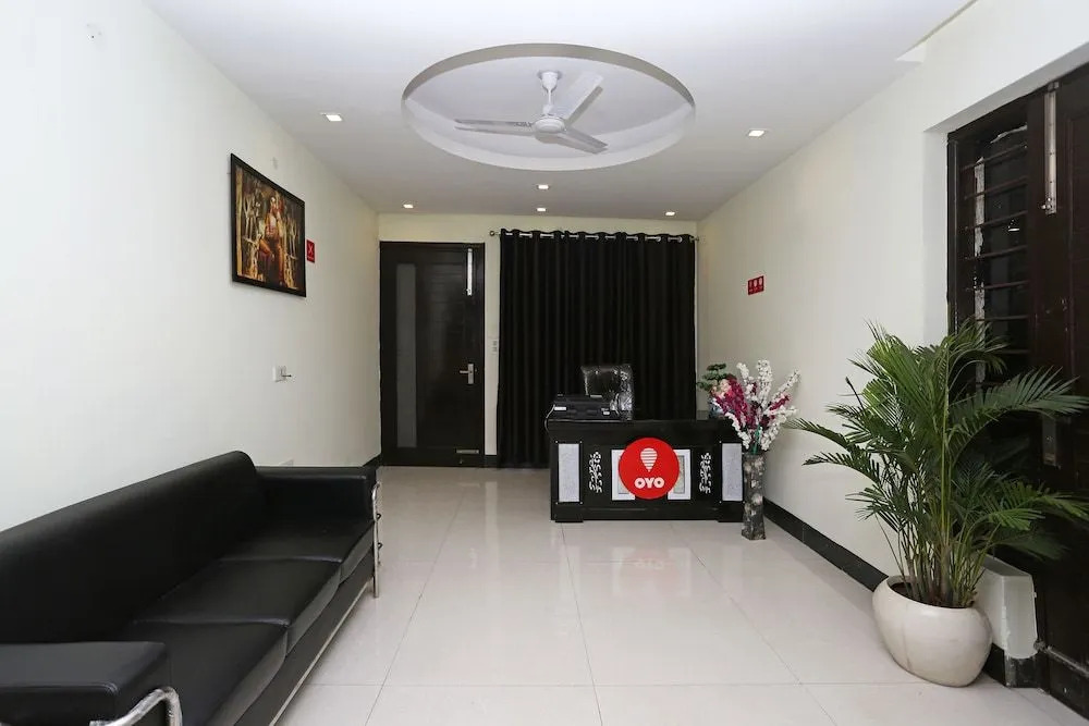 OYO 11090 Maira Homes