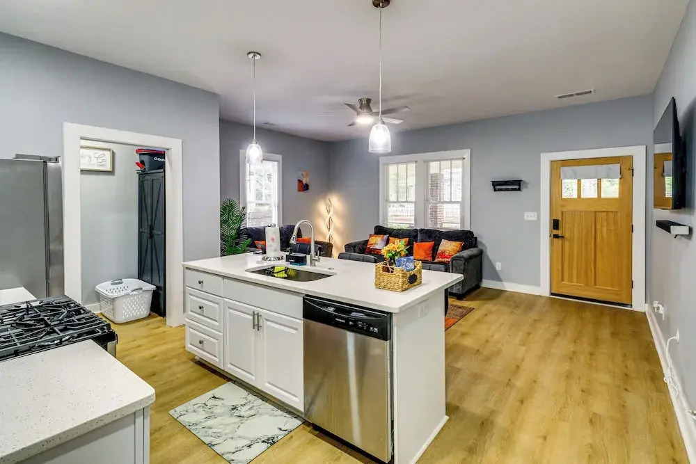 2 Mi to Mercedes-benz Stadium: Westside Townhome