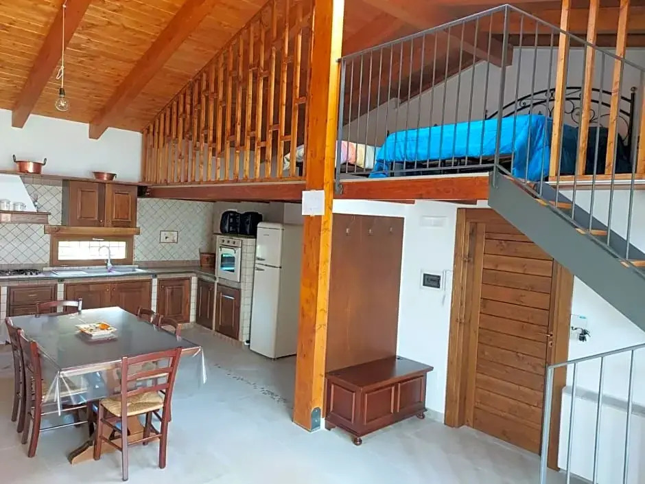 La Casa Sull'aia,AV