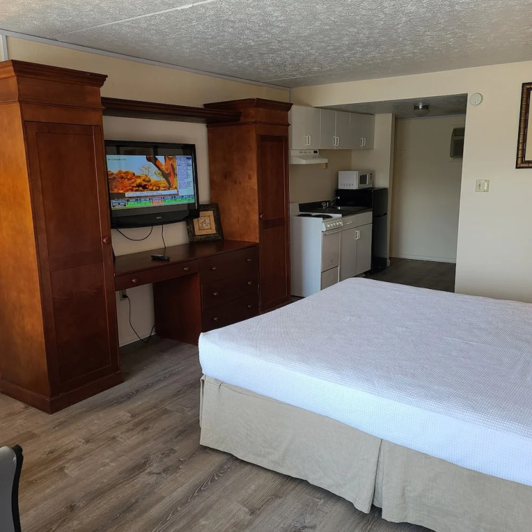 Oceanfront Twilight Surf Hotel