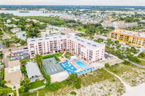 Reef Club 306
