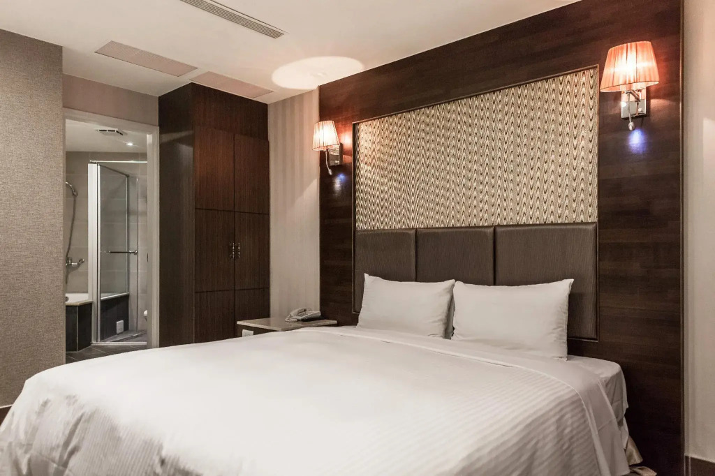 Maple Hotel