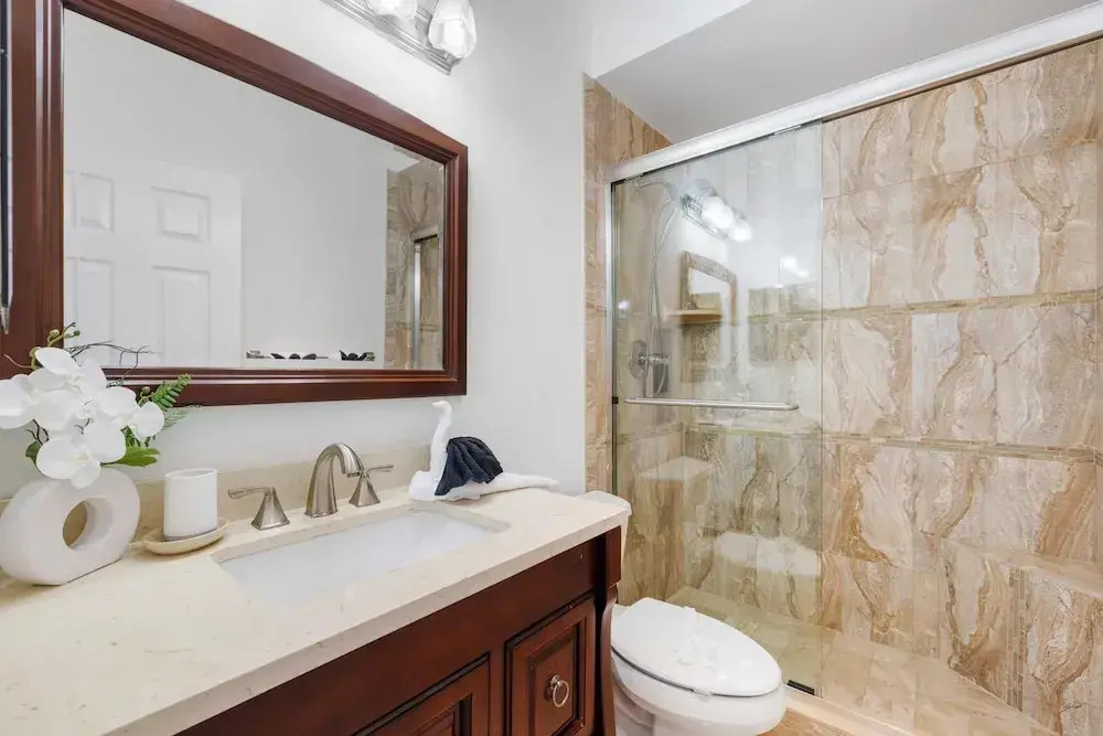 Grand 6BR Plantation Estate w/ Tennis & Pool