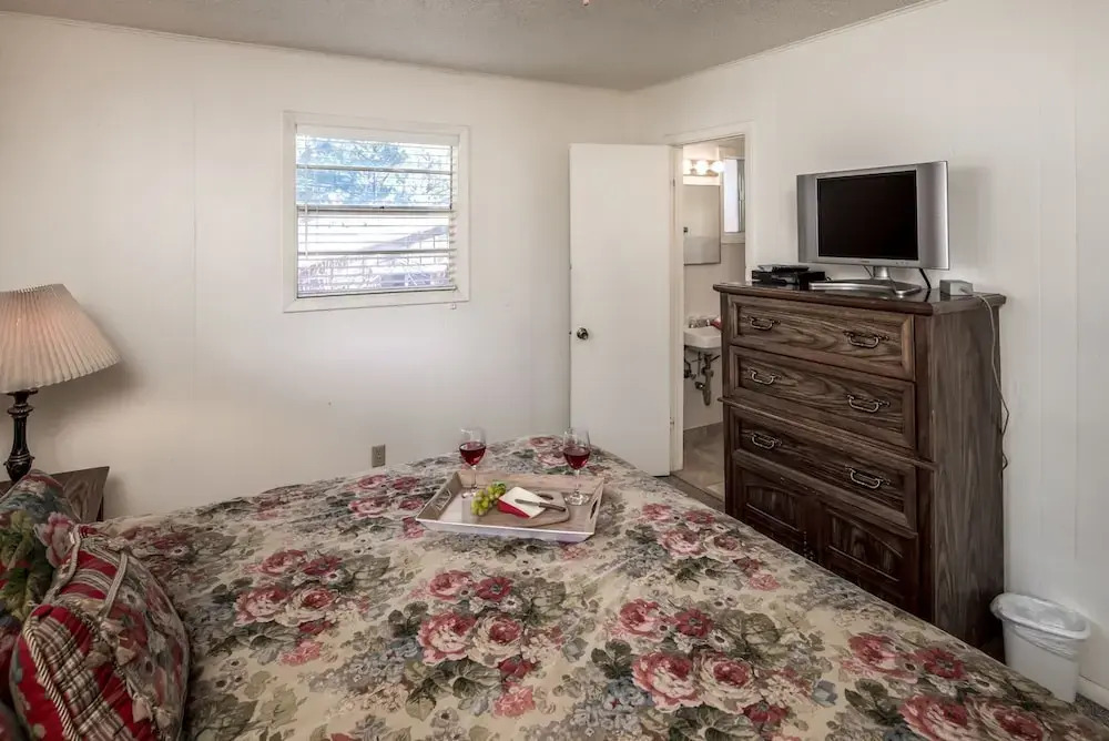 101 Sierra Mountain Cabin - Three Bedroom Cabin