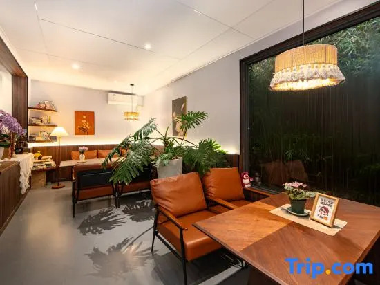 Yixing Oasis Waterfront Garden Homestay