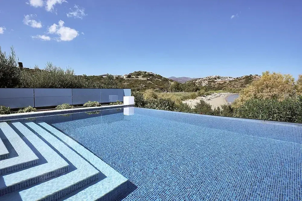 Private Beachfront Villa With two Heated Pools Outdoor tub and bbq Meters Away From Sandy Beach