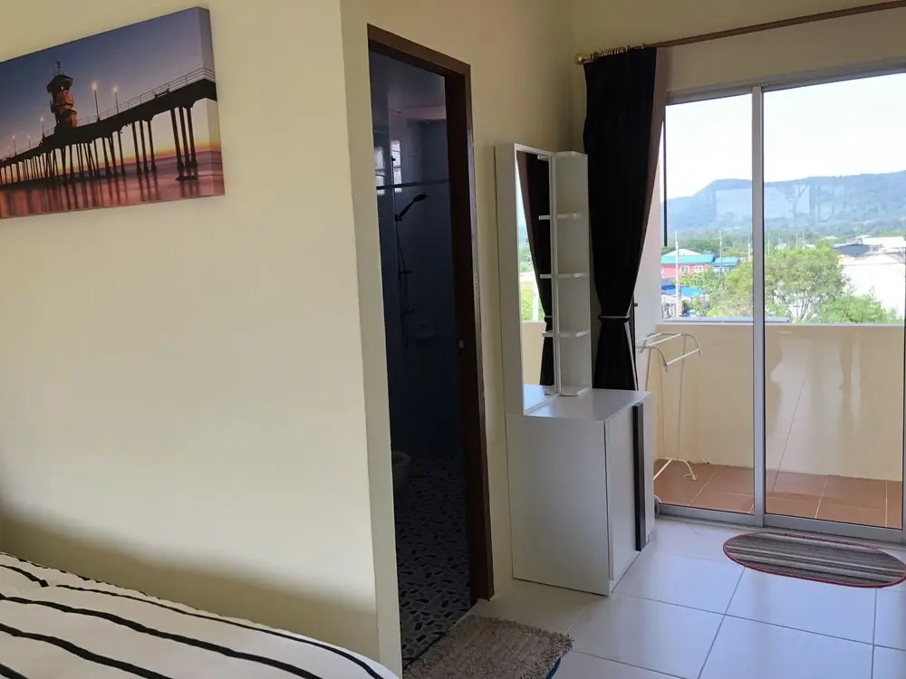 RoomQuest One Bangsaray