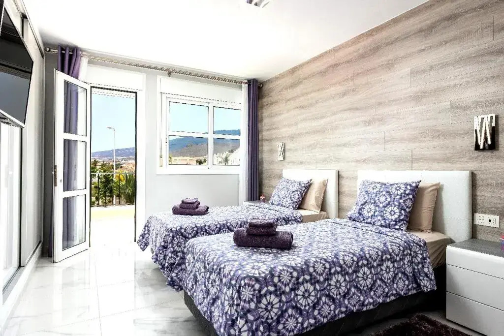 Modern 4 bedroom villa in Costa Adeje