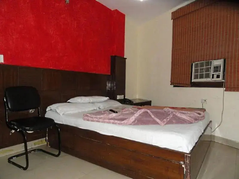 Hotel O S Deluxe