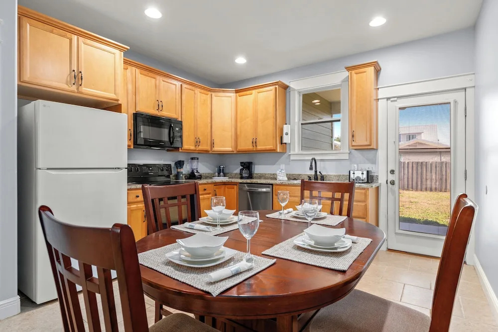 Sea Breeze - Dog Friendly 3BR 2BA Beach House, Beach Access