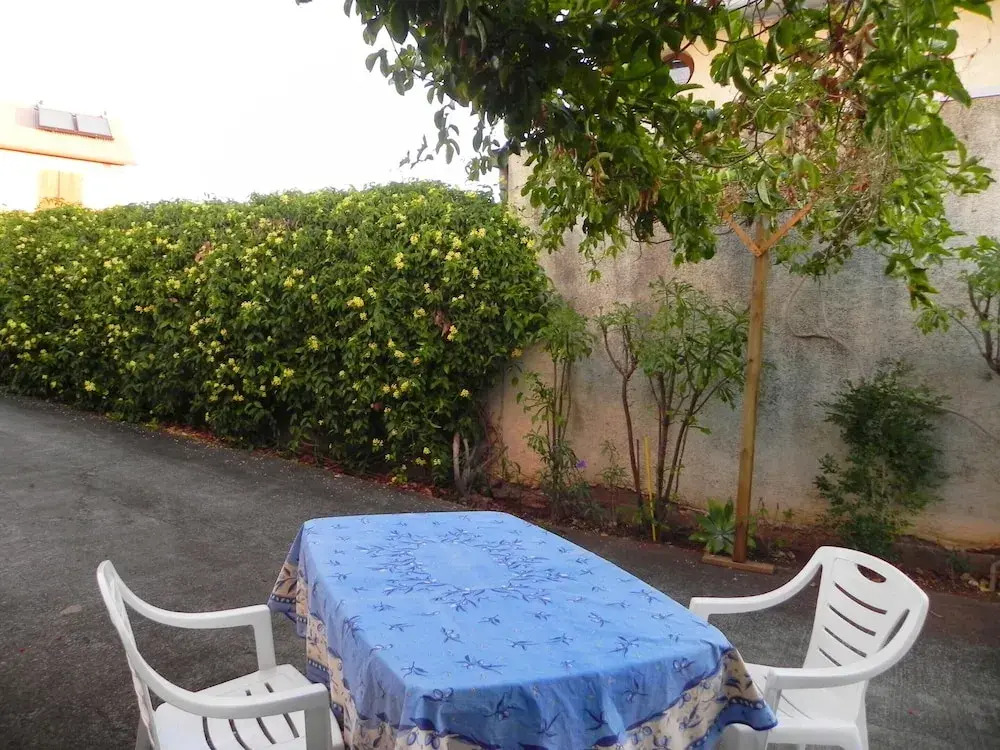 Studio In Piton Saint Leu With Wifi 10 Km From The Beach