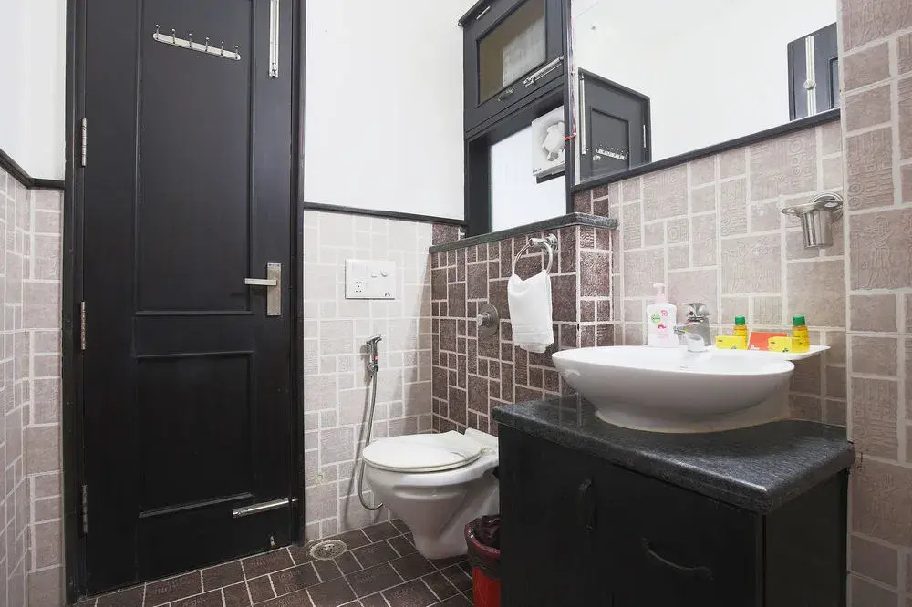 FabHotel Exotica Sector -105 Noida