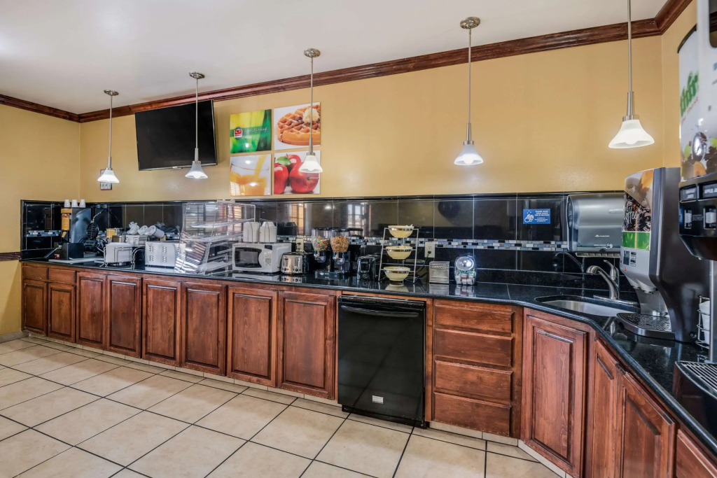 Econo Lodge Lubbock I-27