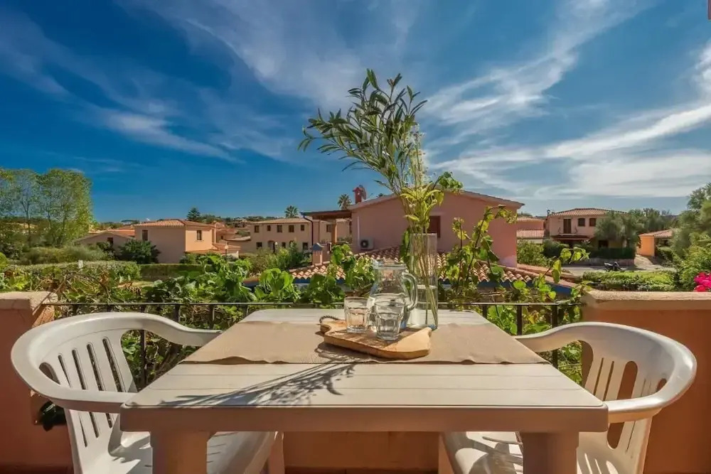 Outstanding Residenze Gallura 2 Bedroom Sleeps 5 Num0552