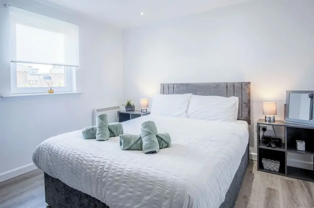 Beach View - 2 Bed Apartment - Llanelli