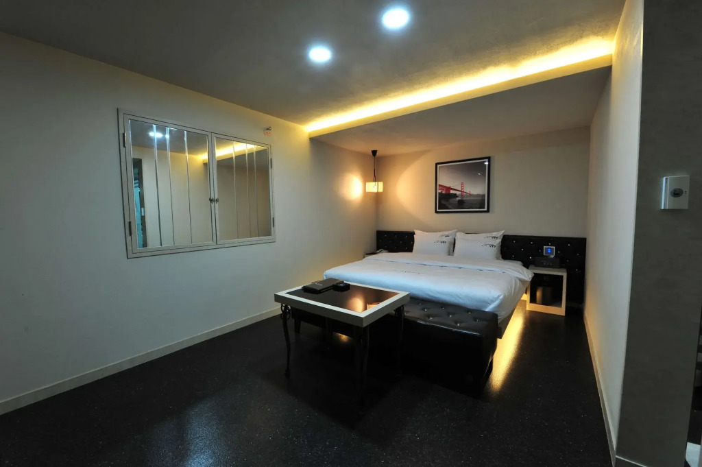 Ytt Hotel