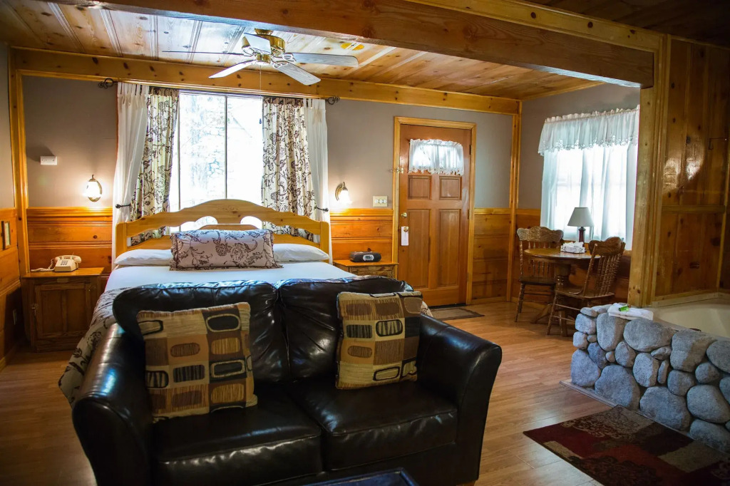 Sleepy Forest Cottages