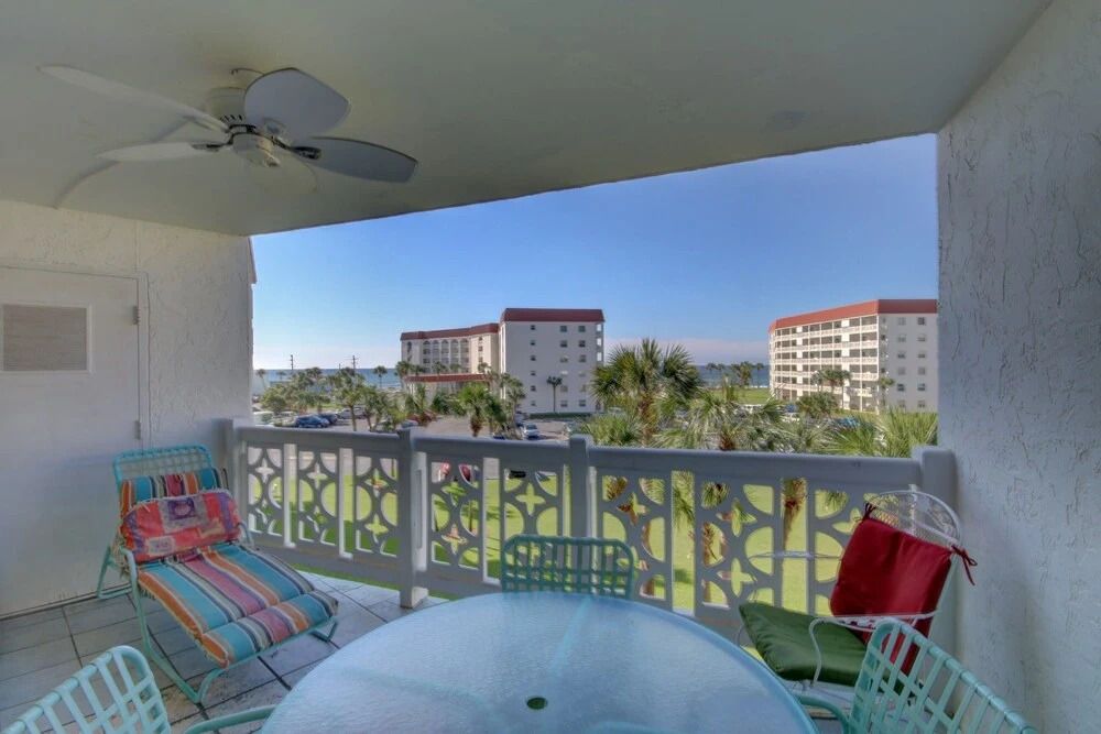 145 El Matador 1 Bedroom Condo by RedAwning