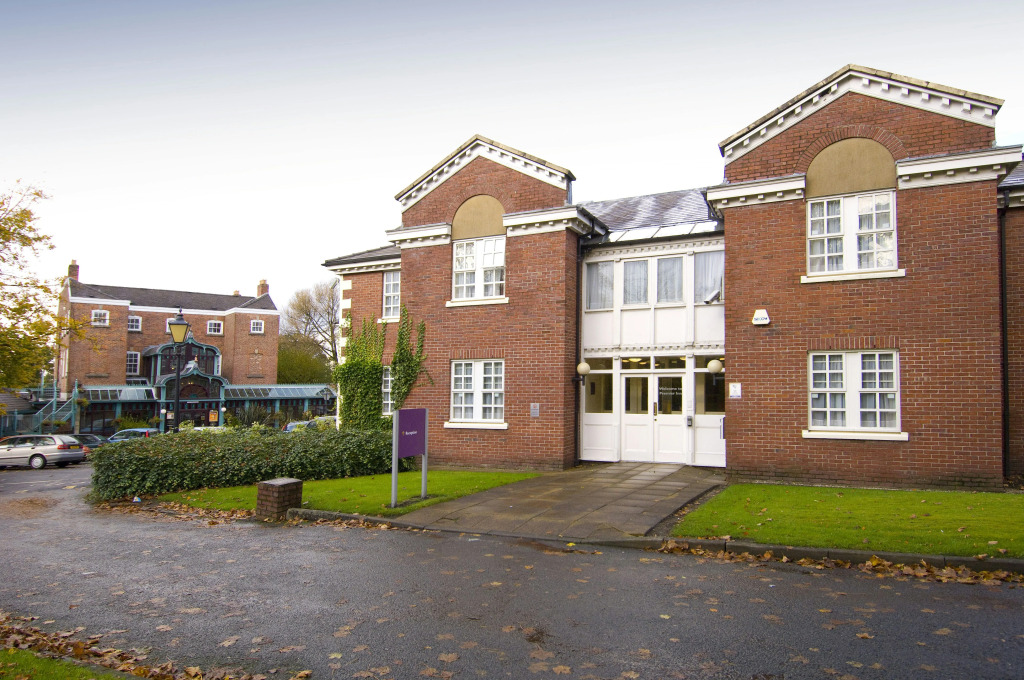Premier Inn Stockport Central