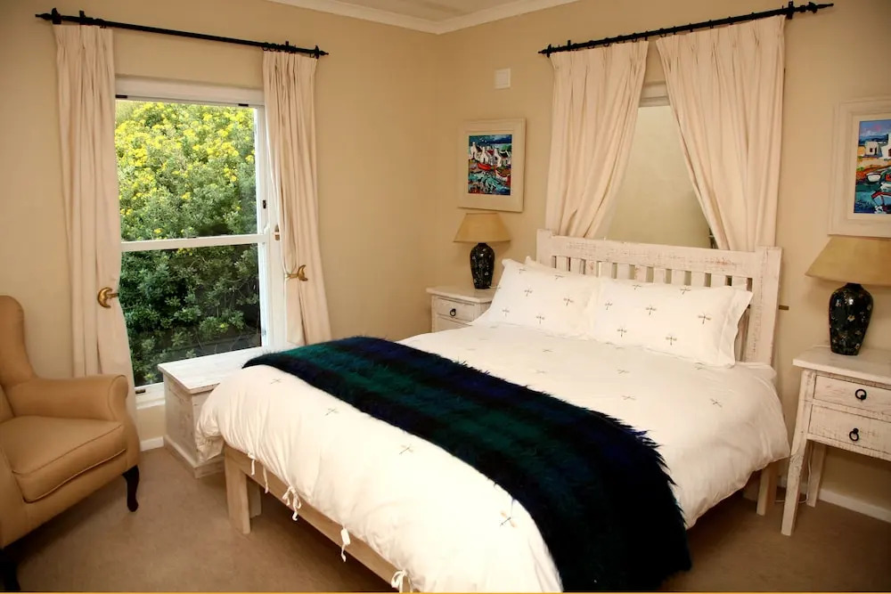 Moonglow Guesthouse