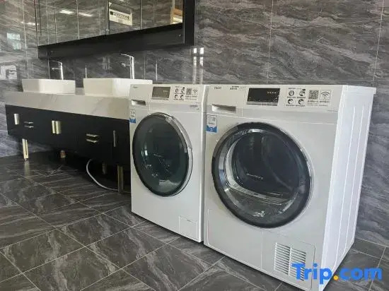 Rizhao Taoxuan Style Water Town Hotel