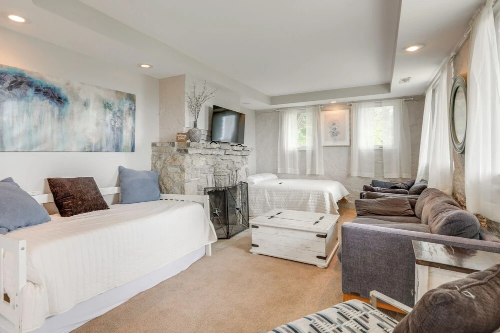 Wooded Apt w/ River Views, 3 Mi to Dtwn Cincinnati