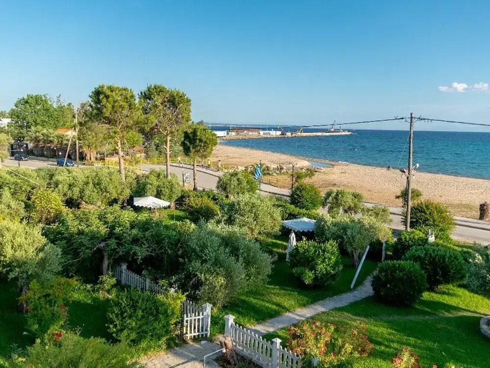Dimi Seafront Partment by Rentals Pro