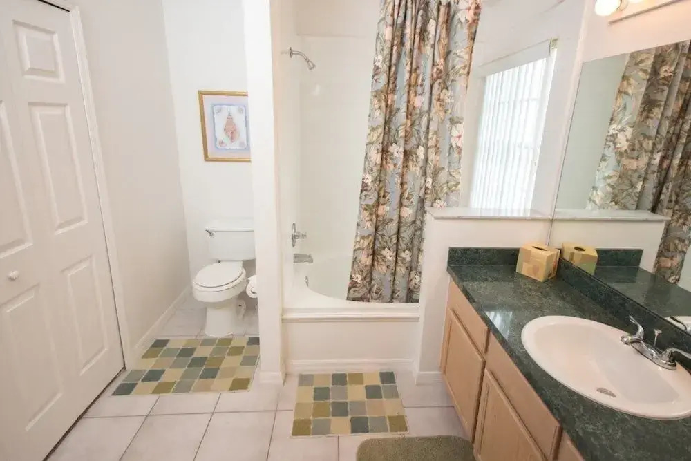 Karen's Rolling Hills 4 Bedroom Home