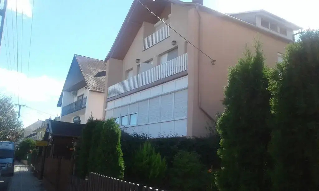 Lázár Apartmanok