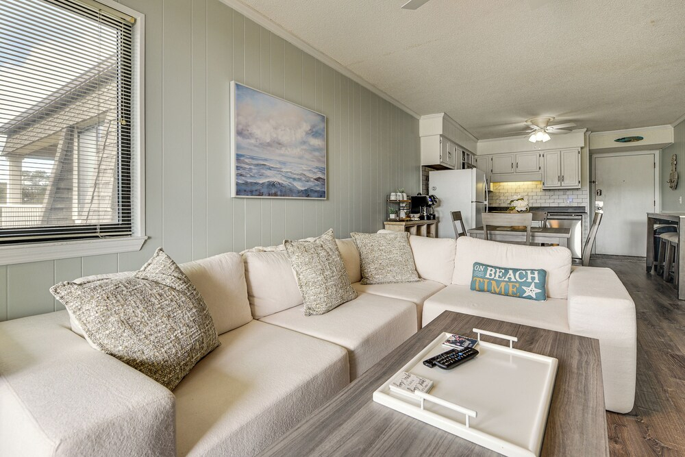 3 Mi to Broadway at the Beach: Oceanfront Getaway!