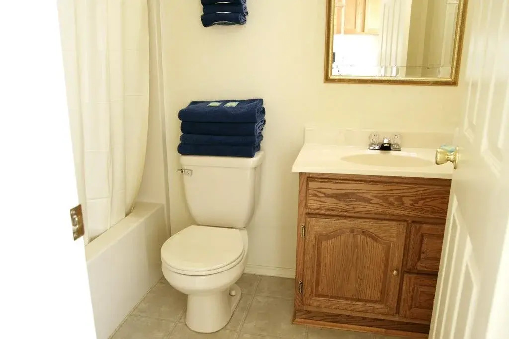 Dove Creek Inn